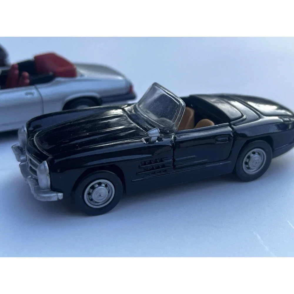 Motor Max Mercedes 300 SL Roadster 1957 1:43 Diecast Black Convertible No Box